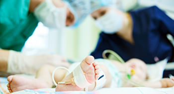 Formacao-Profissional-em-Enfermagem-Neonatal-Intensiva