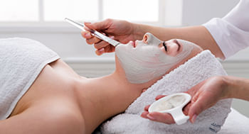 Estética Facial - Cosméticos Antienvelhecimento